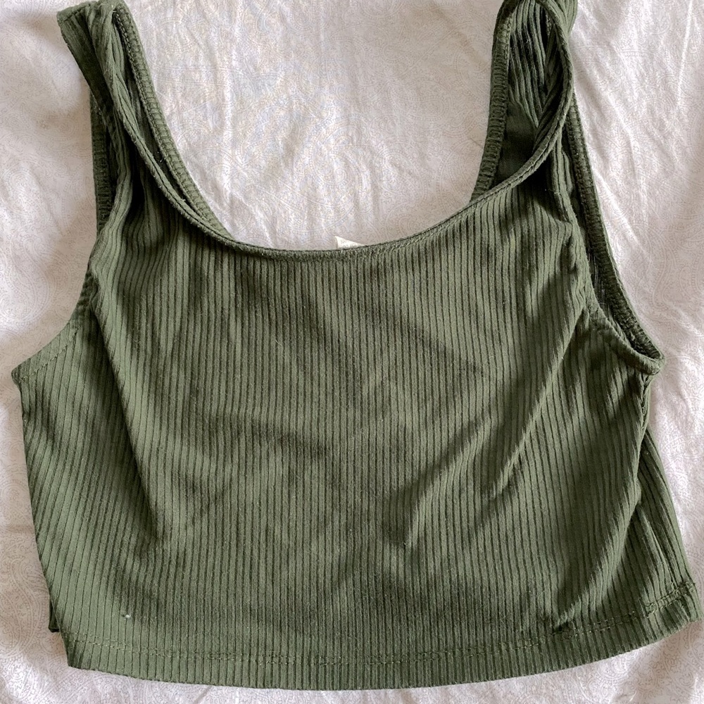 GREEN CROPPED TANK